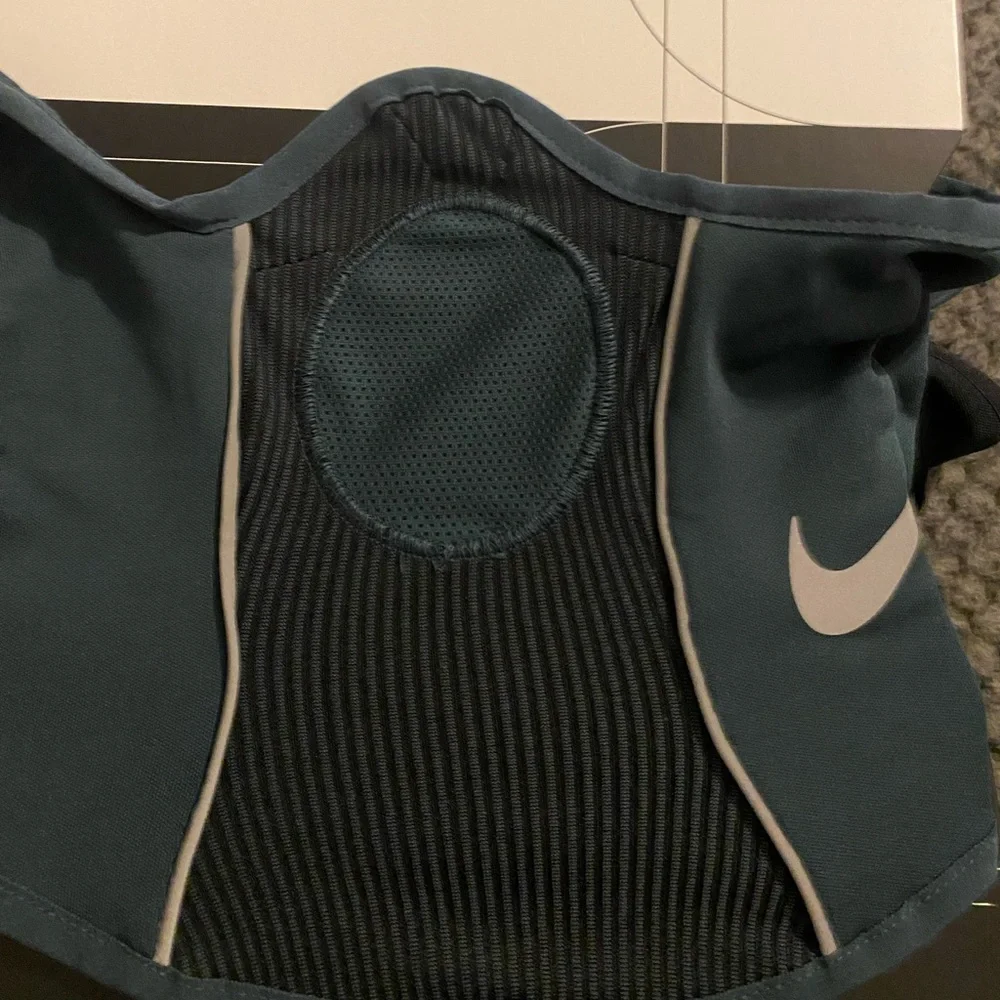 Nike Dri-Fit Winter Warrior Global Soccer Snood Mens Size S/M DC9165-01…